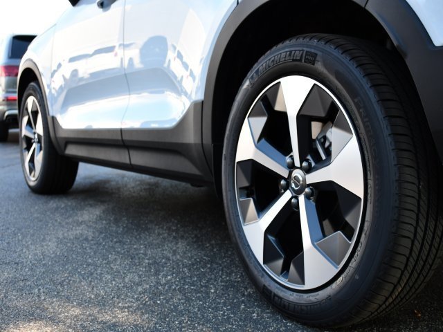 New 2026 Volvo XC40 B5 Plus w/ Protection Package Premier image 9