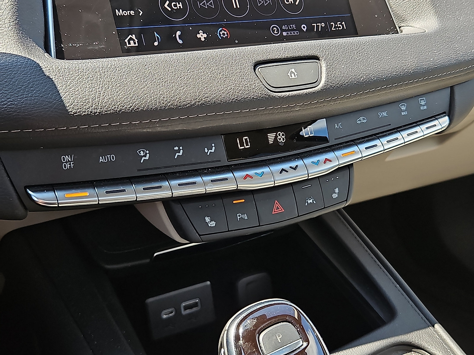 Certified 2023 Cadillac XT4 Luxury w/ Cold Weather Package AWD/4WD image 16