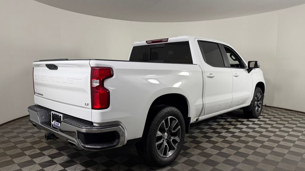 Used 2024 Chevrolet Silverado 1500 LT AWD/4WD image 9