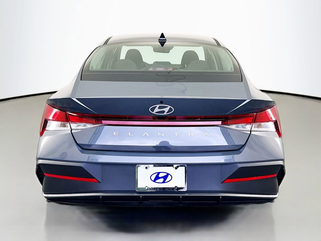 New 2026 Hyundai Elantra SE w/ Cargo Package image 6