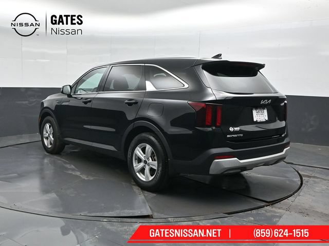 Used 2024 Kia Sorento LX FWD image 8