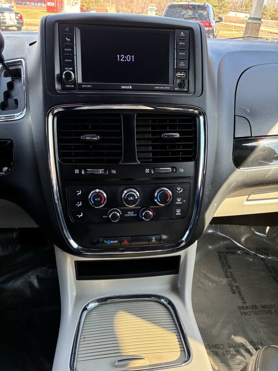 Used 2019 Dodge Grand Caravan SXT FWD image 13