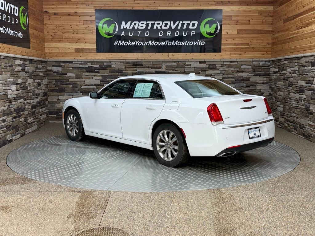 Used 2017 Chrysler 300 Limited w/ 300 Premium Group image 8