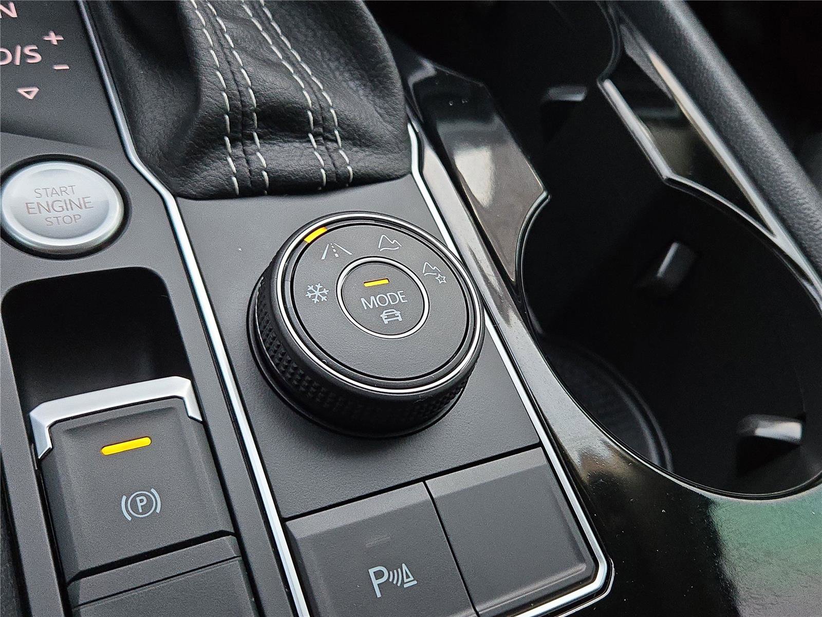 Used 2023 Volkswagen Atlas SE image 5