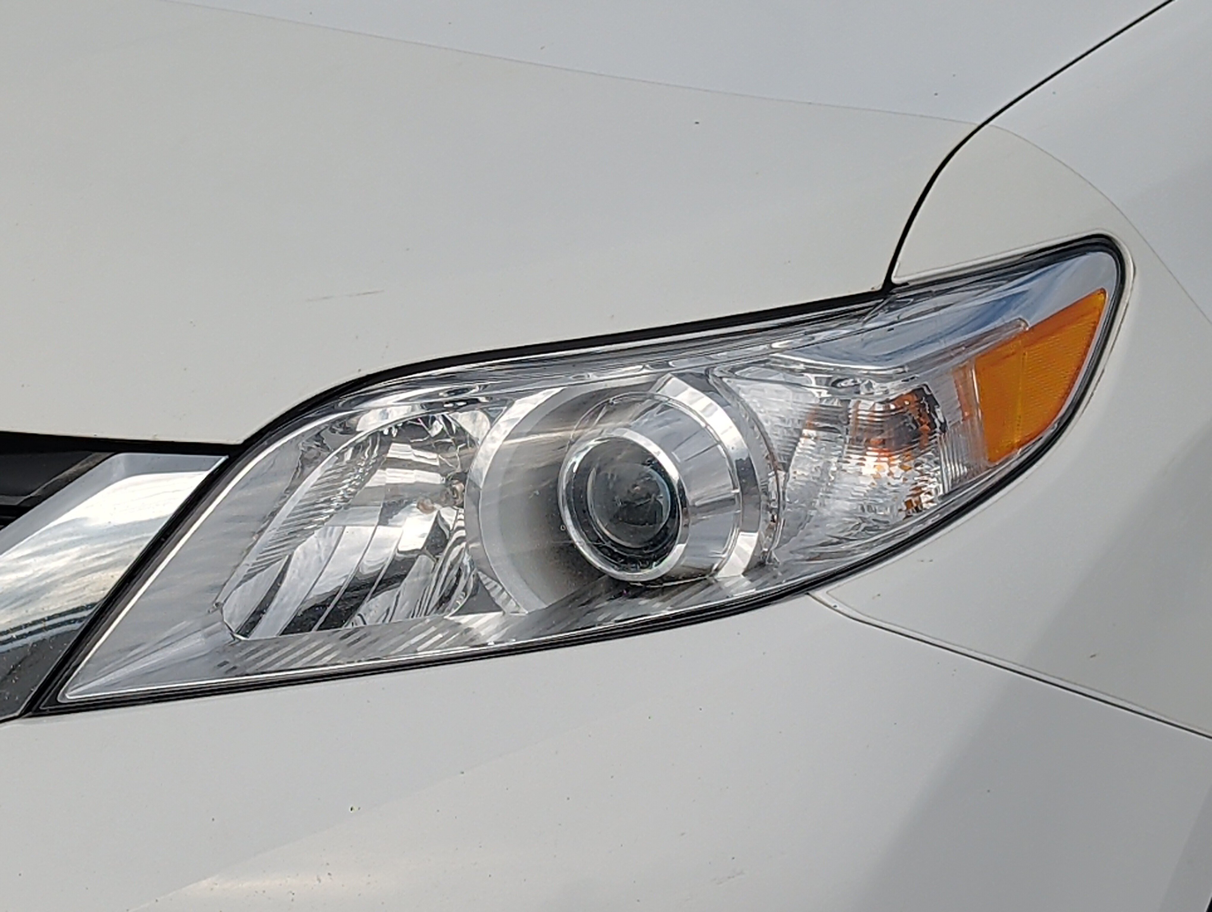 Used 2013 Toyota Sienna LE w/ Towing Pkg AWD/4WD image 16