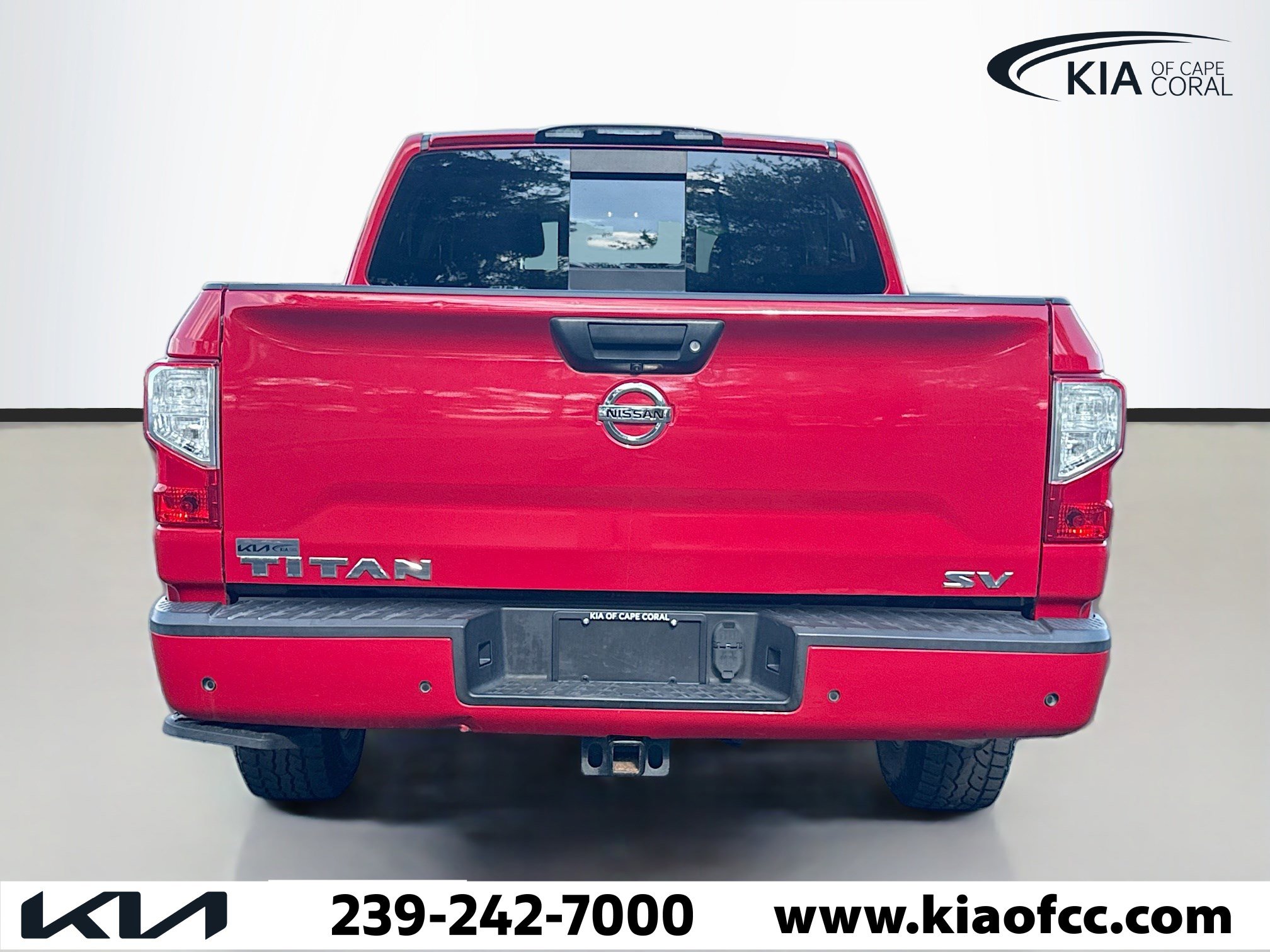 Used 2021 Nissan Titan SV w/ SV Convenience Package image 5