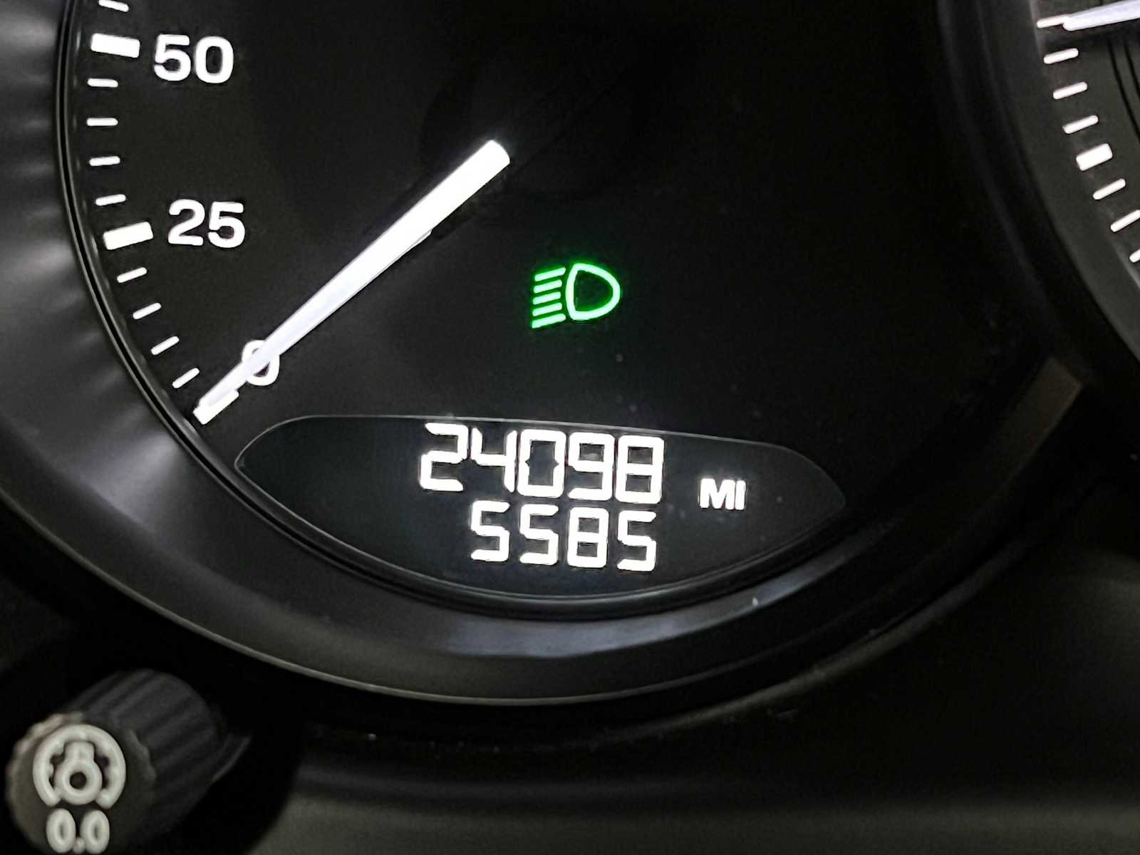 Used 2024 Porsche Macan image 30