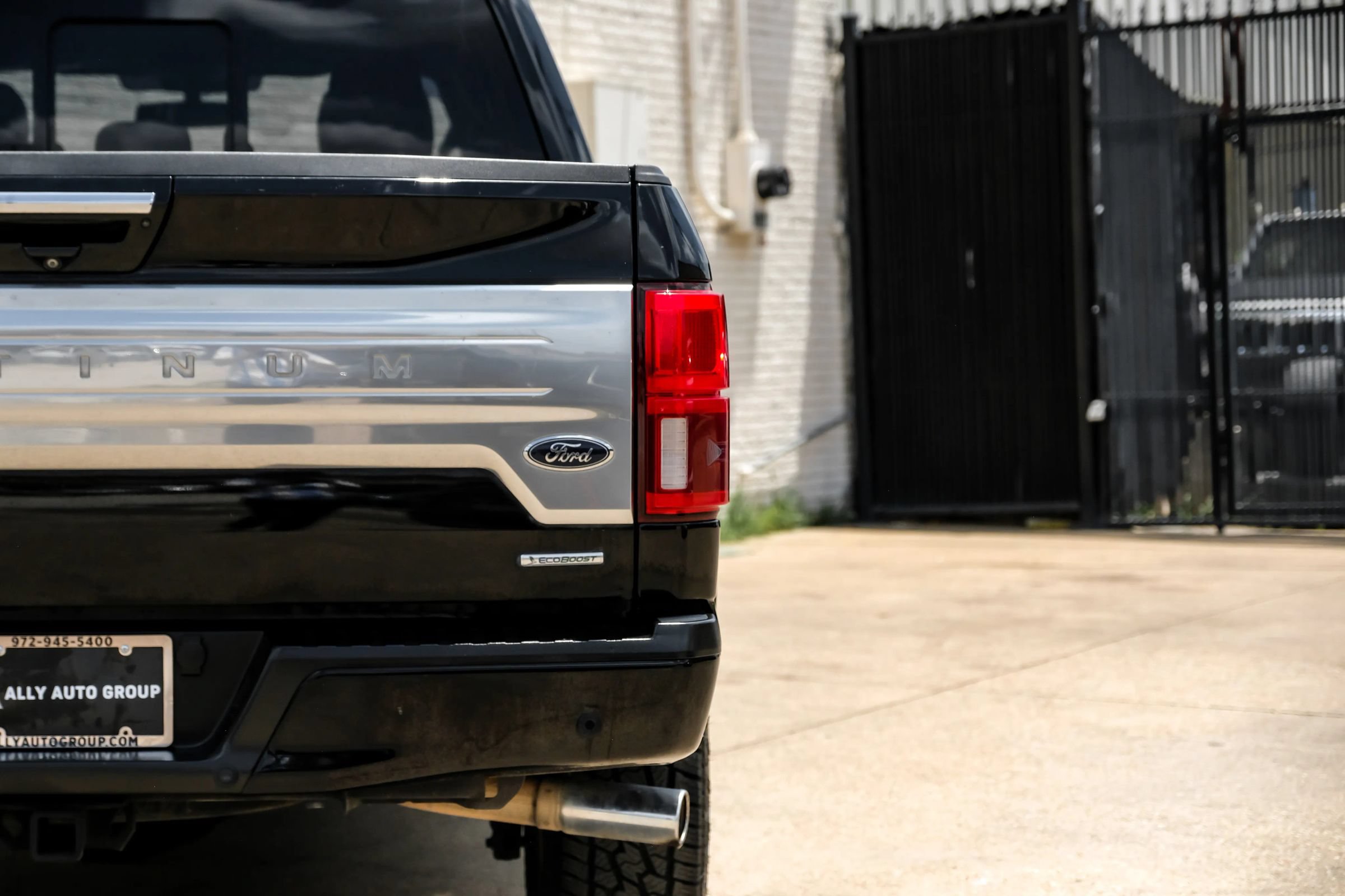 Used 2018 Ford F150 Platinum w/ Equipment Group 701A Luxury AWD/4WD image 42