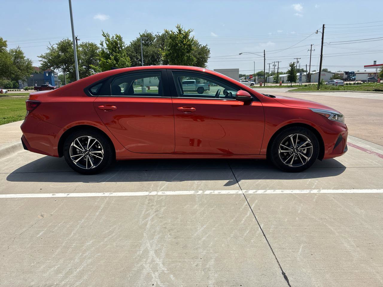 Used 2022 Kia Forte LXS w/ LXS Technology Package FWD image 4