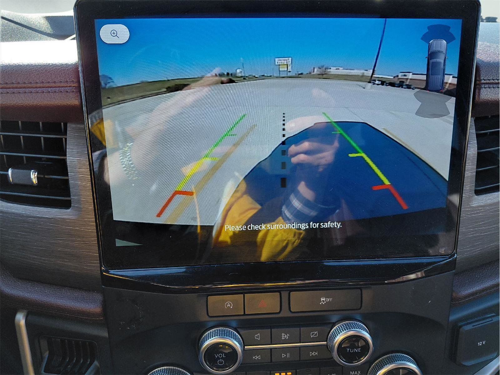 Used 2024 Ford Expedition Limited image 35