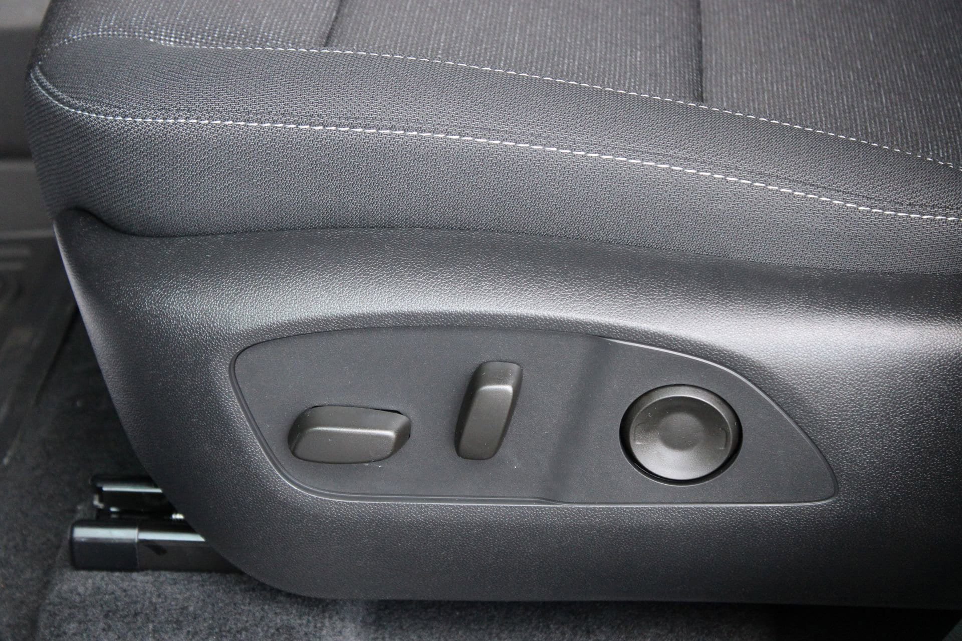 New 2026 Chevrolet Traverse LT w/ Driver Confidence Package FWD image 13