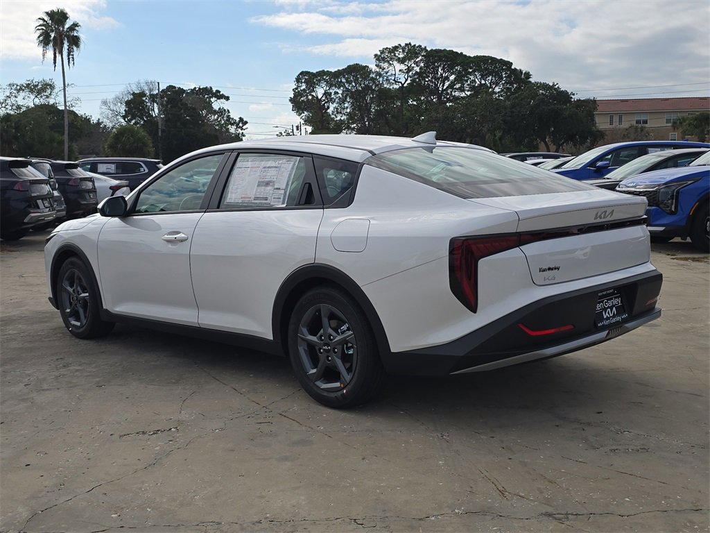 New 2025 Kia K4 LXS image 6