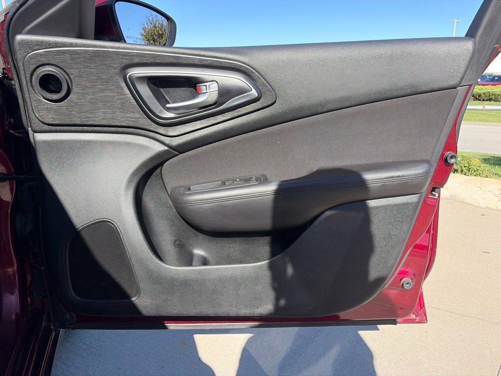 Used 2015 Chrysler 200 Limited w/ Convenience Group FWD image 22