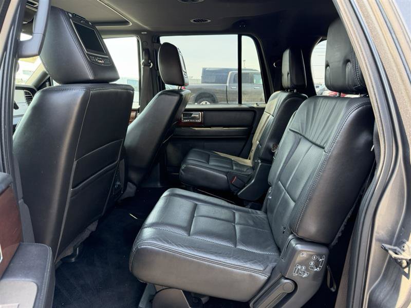 Used 2013 Lincoln Navigator L 4WD w/ HD Trailer Tow Pkg image 11