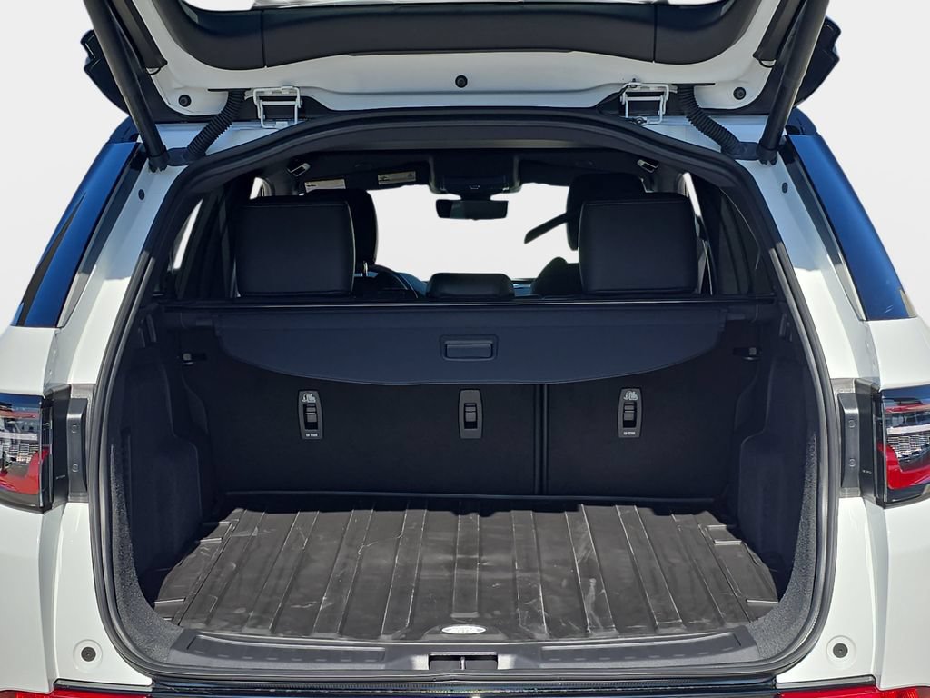 New 2026 Land Rover Discovery Sport Landmark AWD/4WD image 12