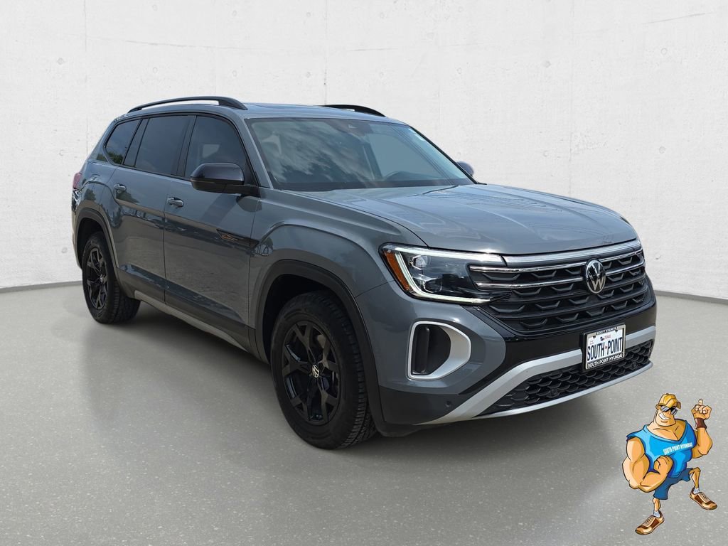 Used 2024 Volkswagen Atlas Peak Edition SE AWD/4WD image 3