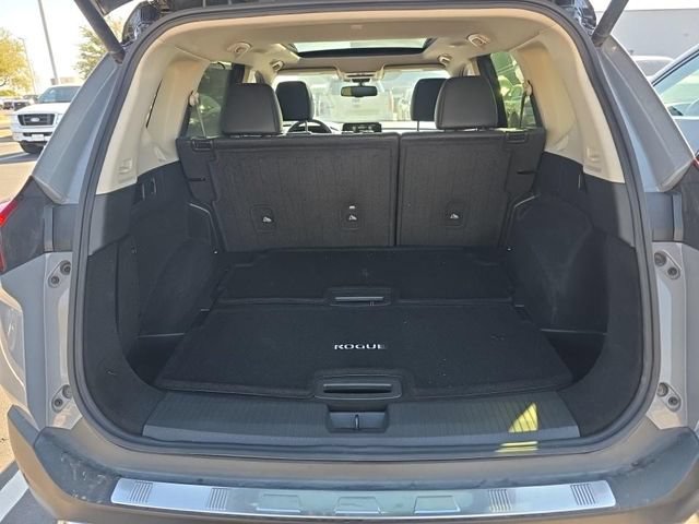 Used 2023 Nissan Rogue Platinum w/ Platinum Premium Package FWD image 4