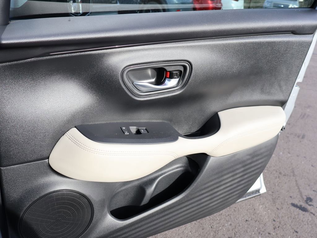 Certified 2026 Honda HR-V LX image 11