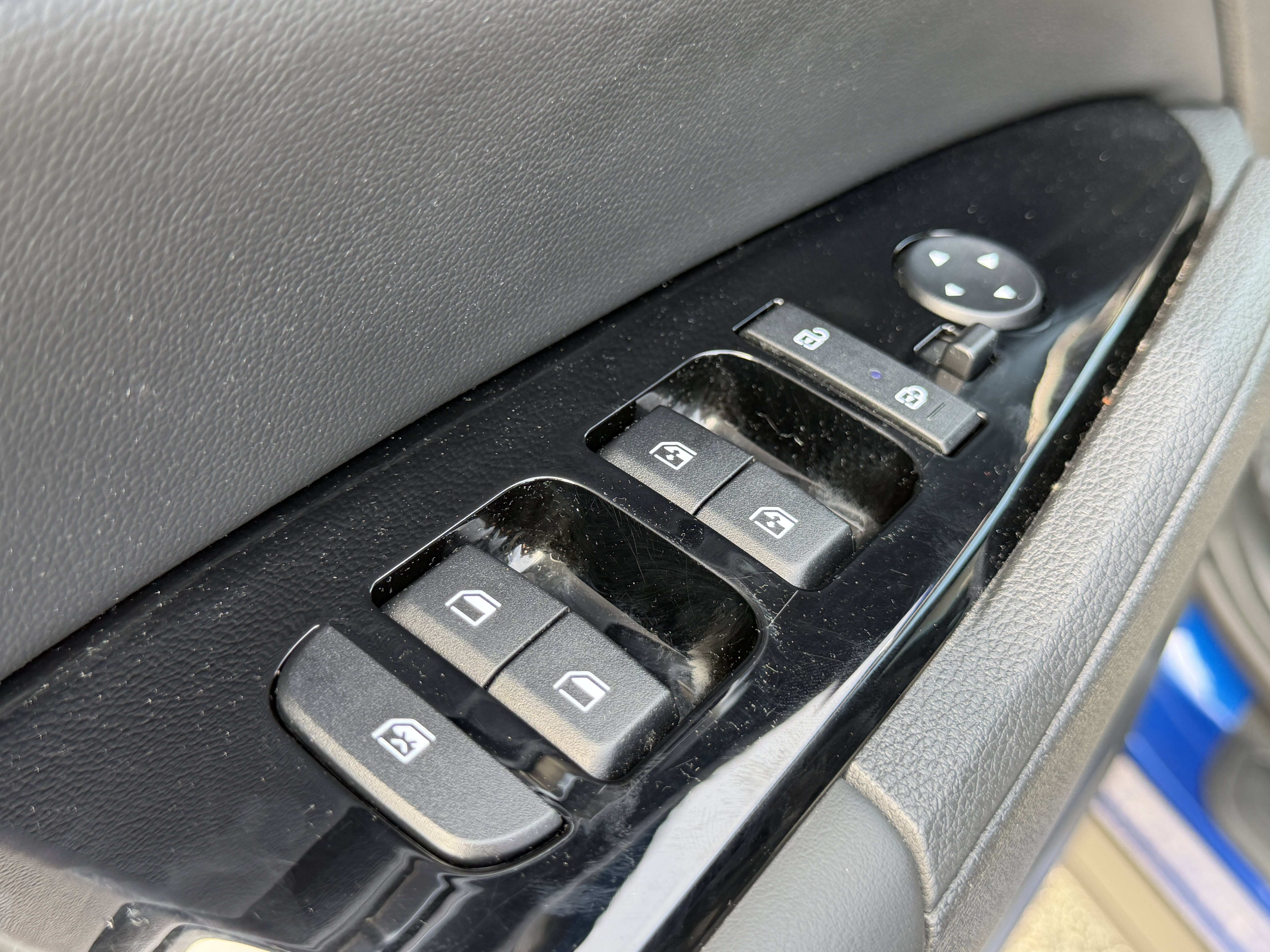 Used 2025 Kia Sportage X-Line AWD/4WD image 14
