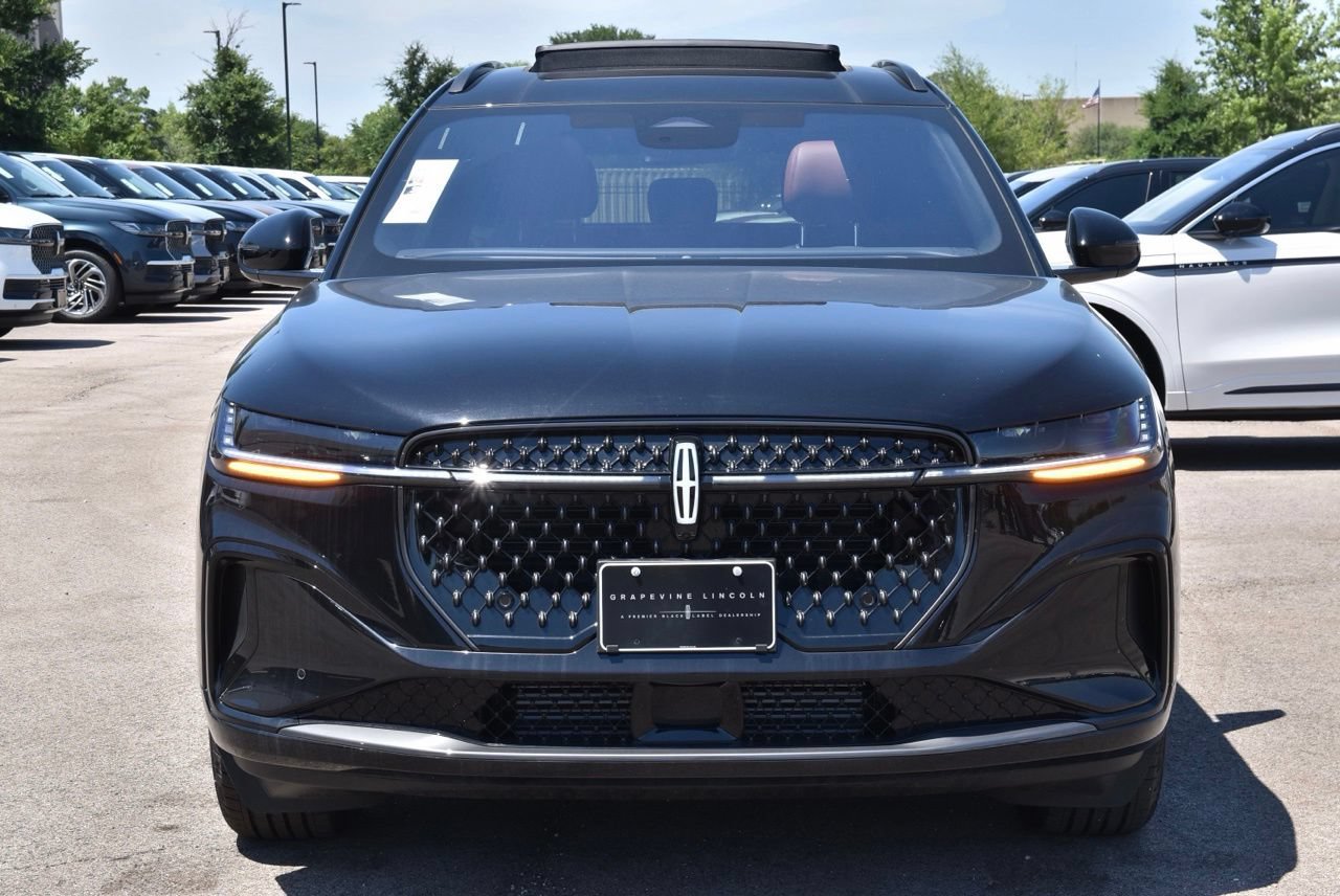 New 2026 Lincoln Nautilus Reserve w/ Jet Appearance Package AWD/4WD image 8