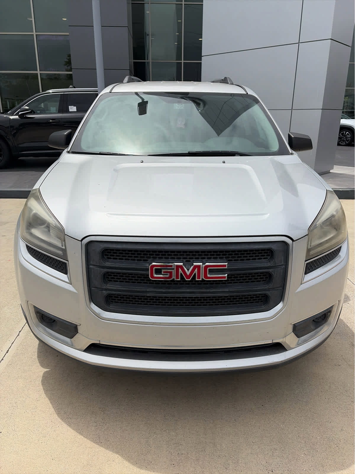 Used 2015 GMC Acadia SLE FWD image 4