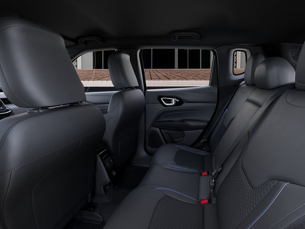 New 2026 Jeep Compass Latitude AWD/4WD image 23