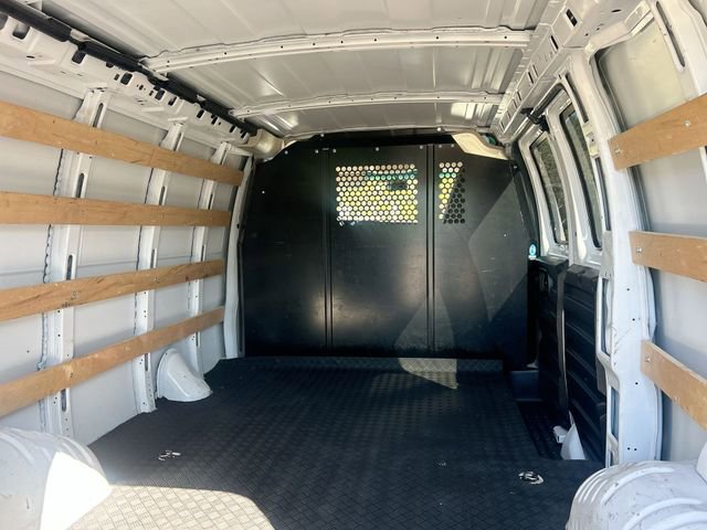 Used 2022 Chevrolet Express 2500 w/ Driver Convenience Package image 15