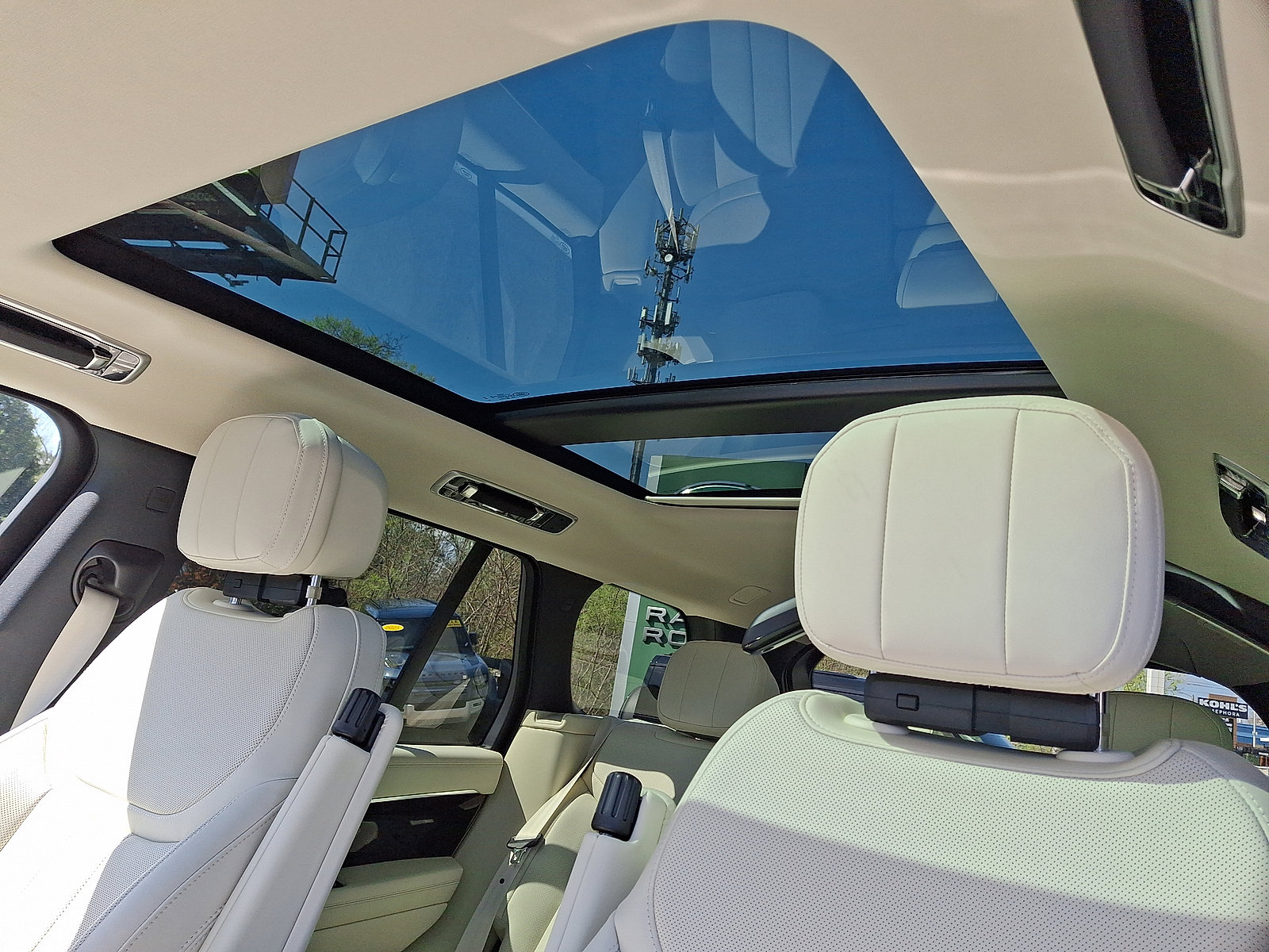New 2026 Land Rover Range Rover SE AWD/4WD image 5