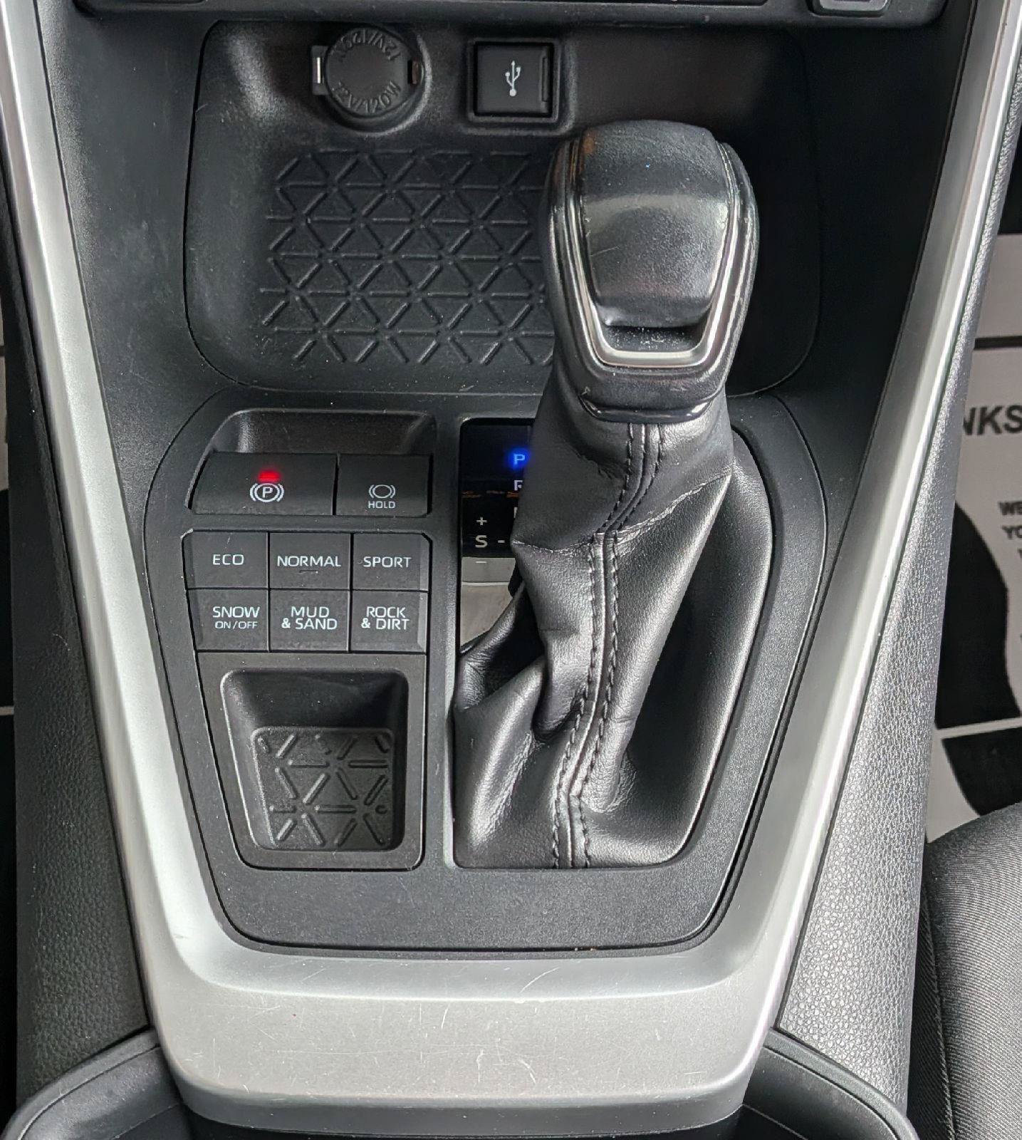 Used 2020 Toyota RAV4 XLE w/ Convenience Package AWD/4WD image 20