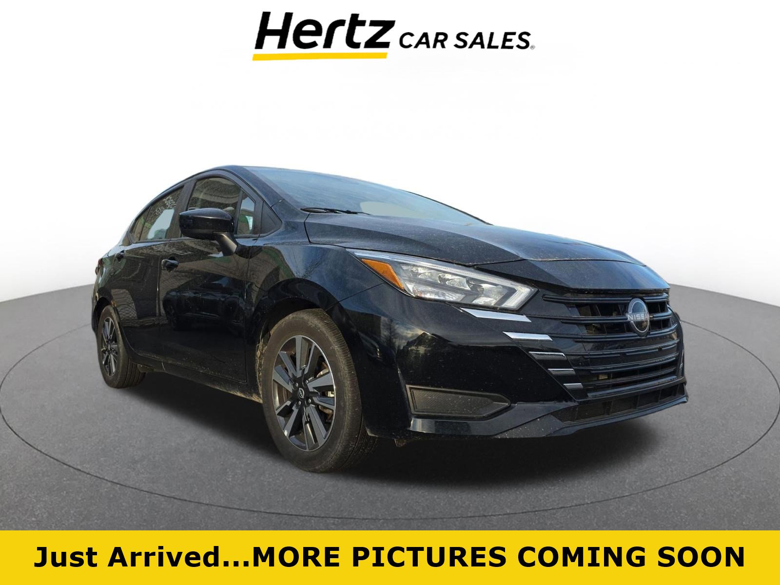 Used 2025 Nissan Versa SV image 1