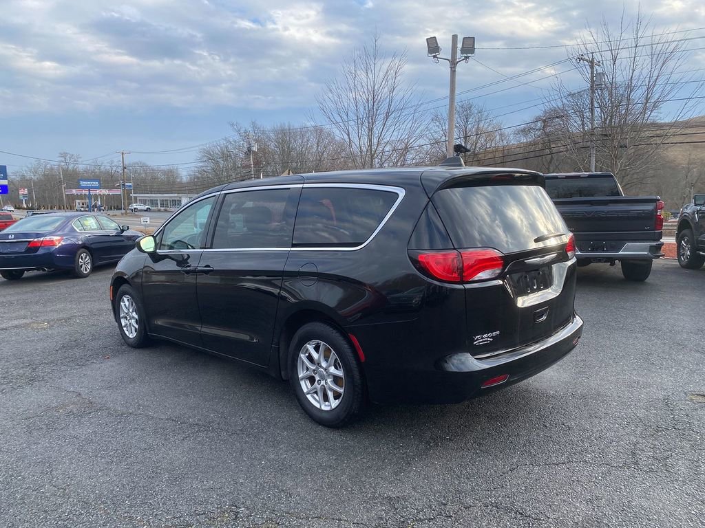 Used 2021 Chrysler Voyager LX image 8