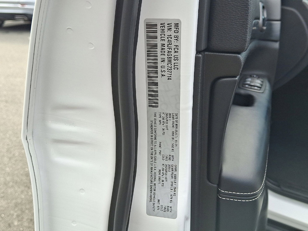 Used 2021 Jeep Grand Cherokee Freedom Edition AWD/4WD image 18