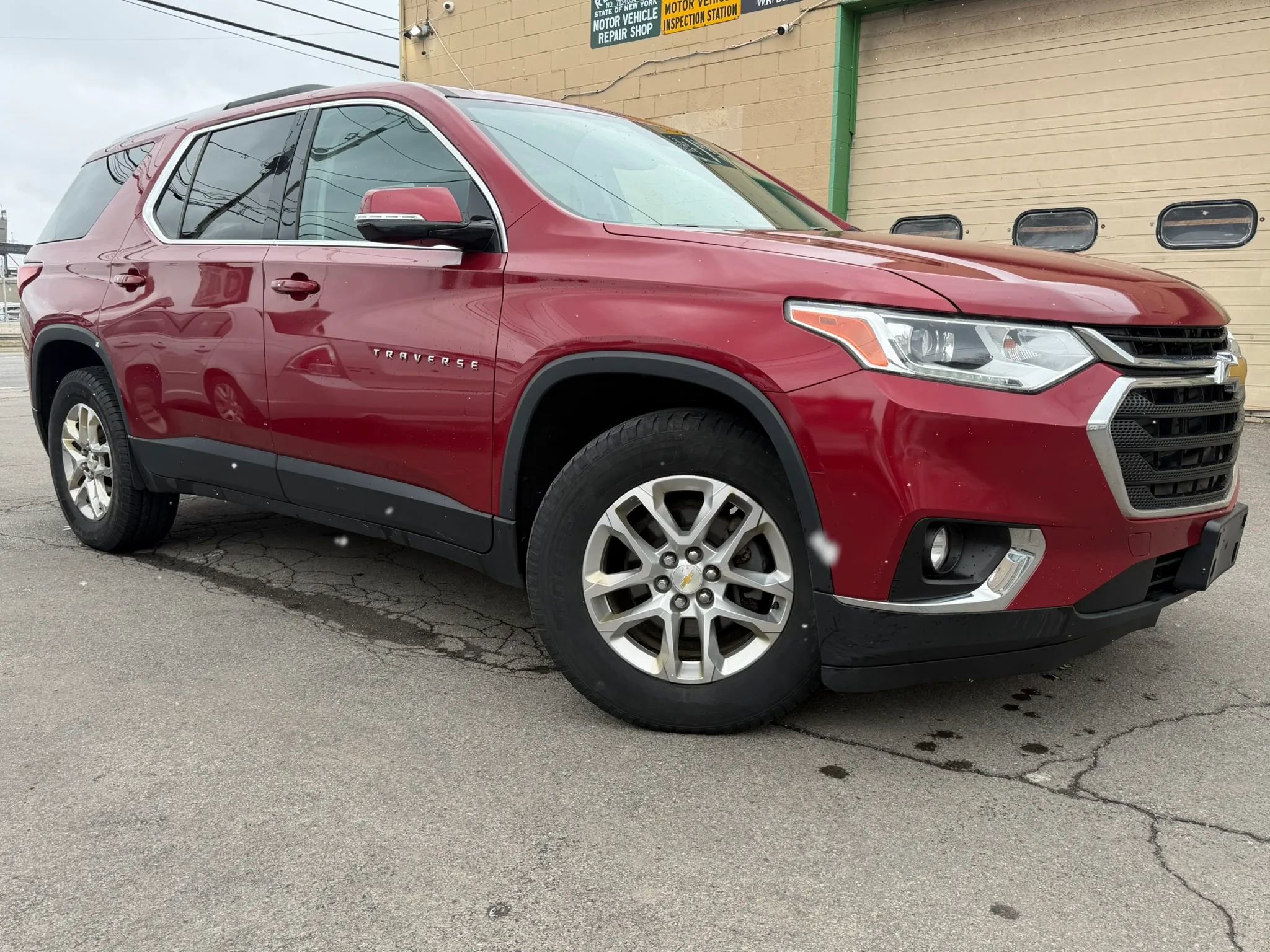 Used 2018 Chevrolet Traverse LT image 4