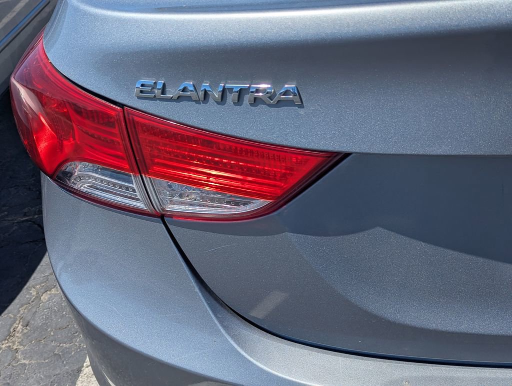 Used 2013 Hyundai Elantra GLS w/ Preferred Pkg FWD image 4
