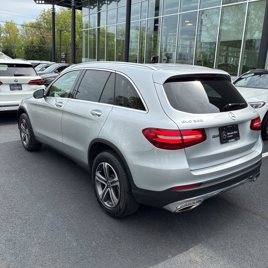Used 2019 Mercedes-Benz GLC 300 4MATIC image 2