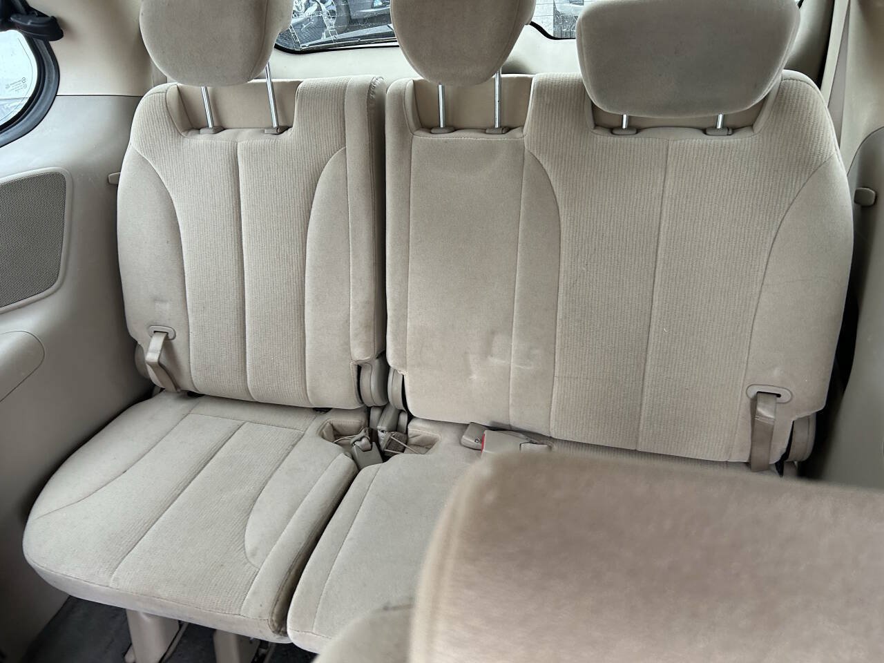 Used 2008 Kia Sedona LX FWD image 9
