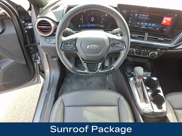Used 2025 Chevrolet Trax RS w/ Sunroof Package image 3