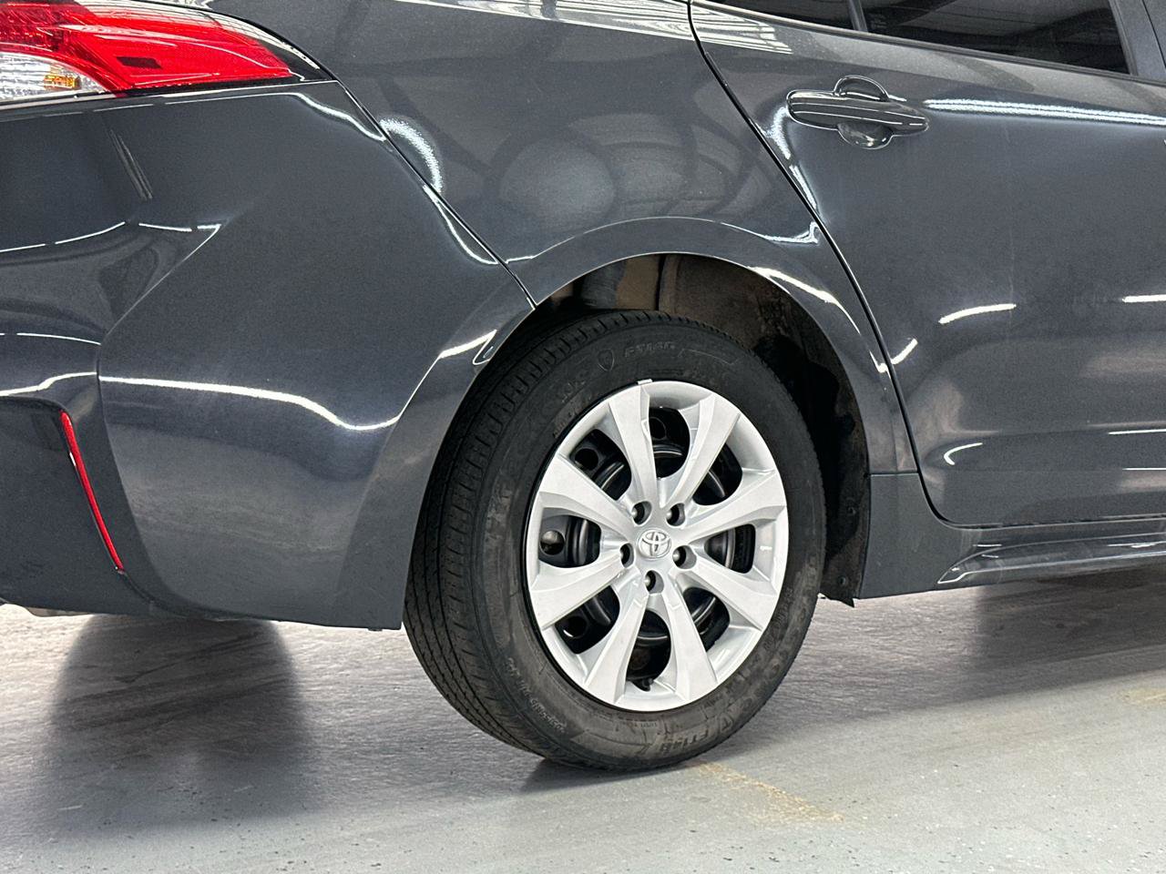 Used 2025 Toyota Corolla LE FWD image 8