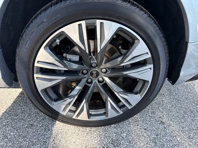 Certified 2025 Audi Q8 Premium Plus AWD/4WD image 10
