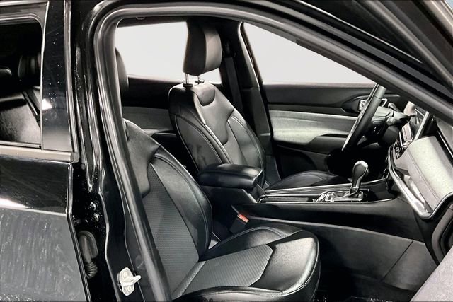 Used 2024 Jeep Compass Latitude image 27