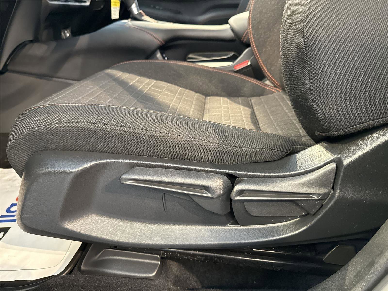 Used 2025 Honda HR-V Sport image 14