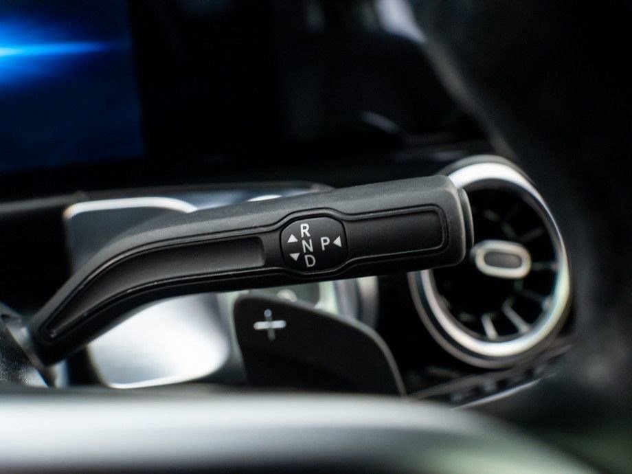 Used 2021 Mercedes-Benz GLB 250 4MATIC w/ Premium Package image 24