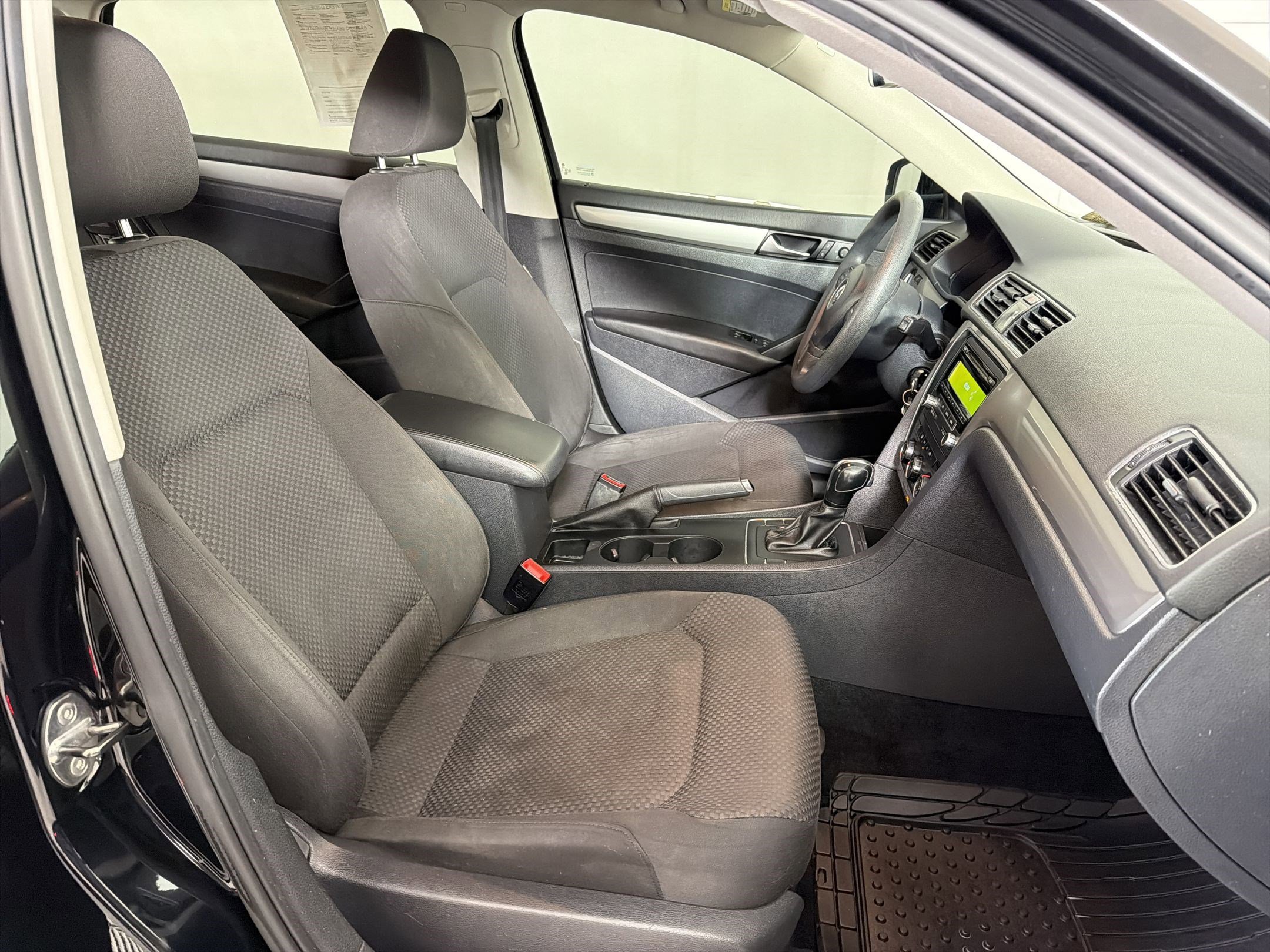Used 2014 Volkswagen Passat 2.5 S FWD image 27