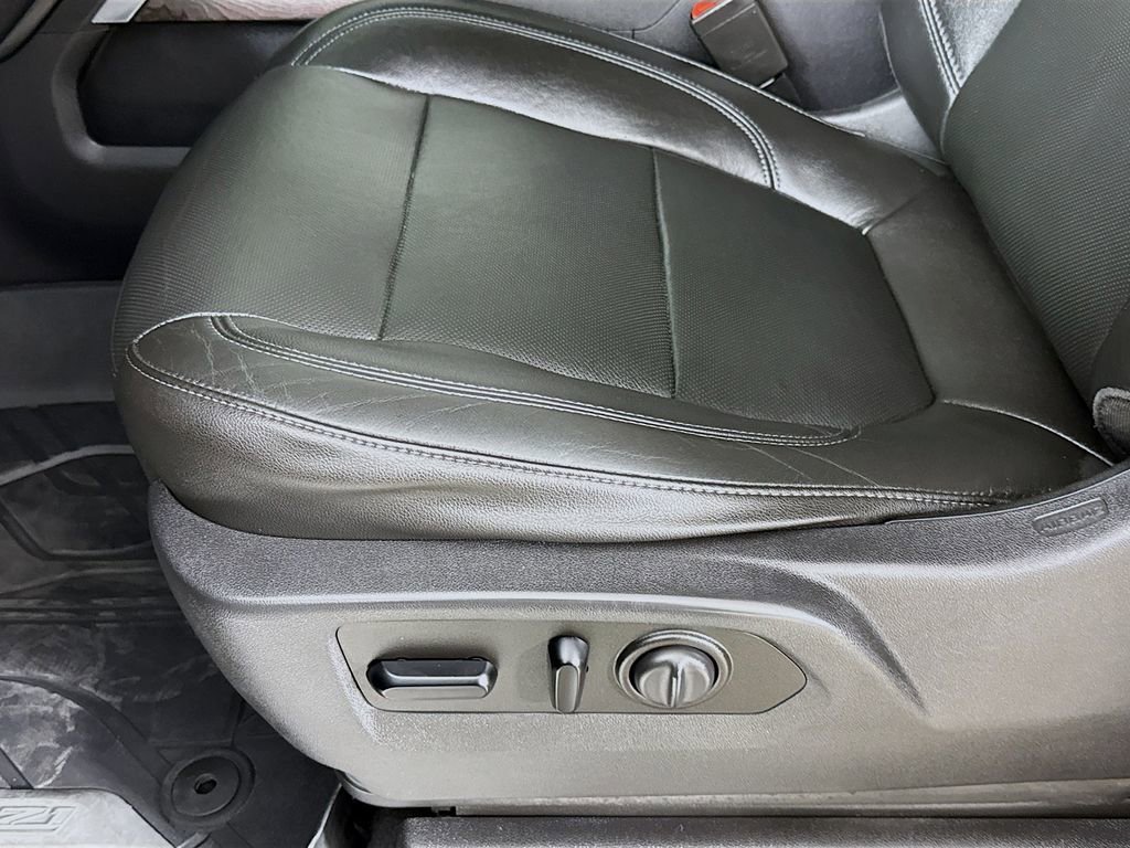 Used 2019 Chevrolet Silverado 1500 LTZ w/ LTZ Premium Package AWD/4WD image 22