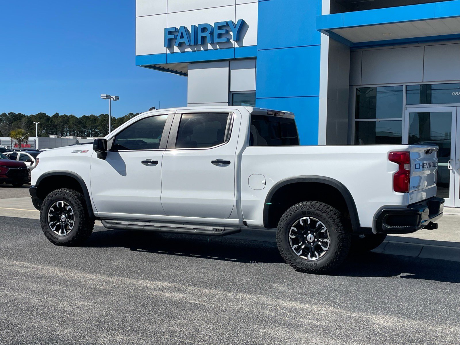 Used 2024 Chevrolet Silverado 1500 ZR2 image 3