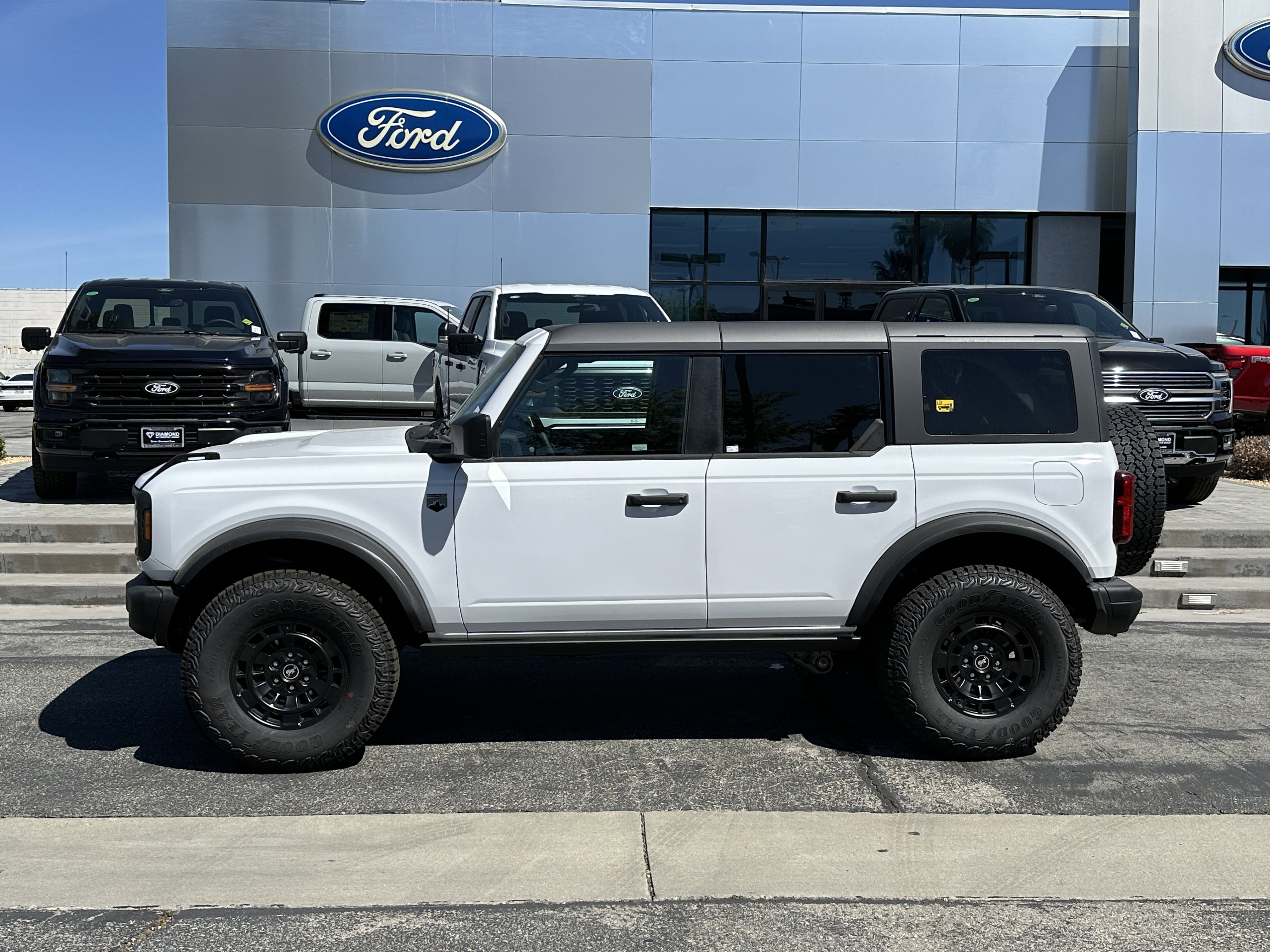 New 2026 Ford Bronco Big Bend w/ Black Diamond Package image 3