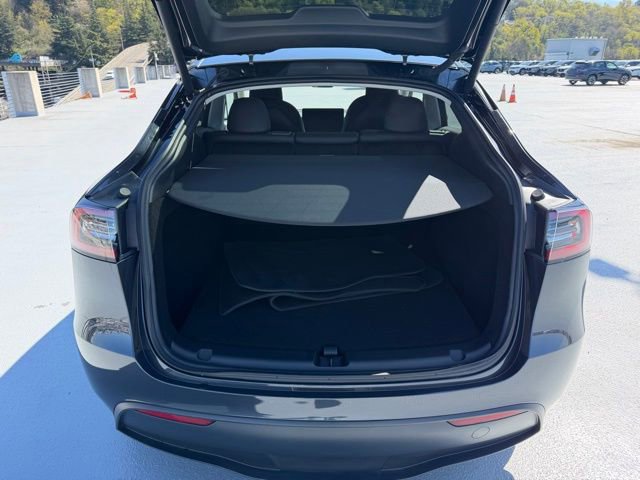 Used 2024 Tesla Model Y Long Range image 9