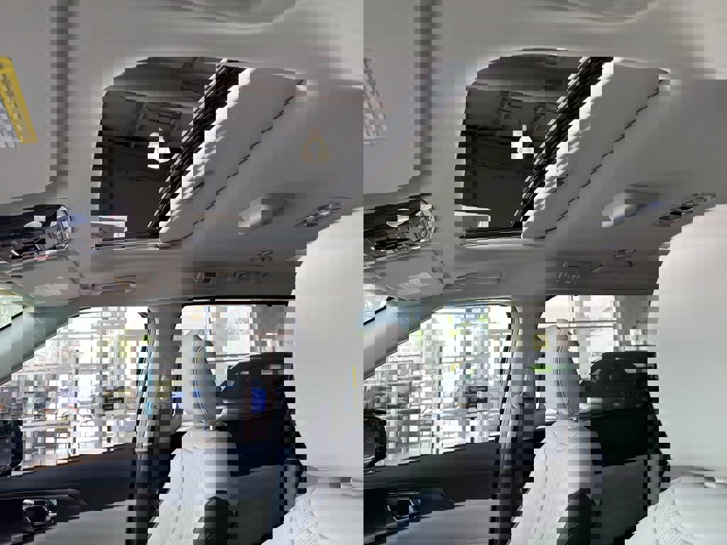 New 2026 Kia Carnival SX w/ SX Dark Edition Package image 13