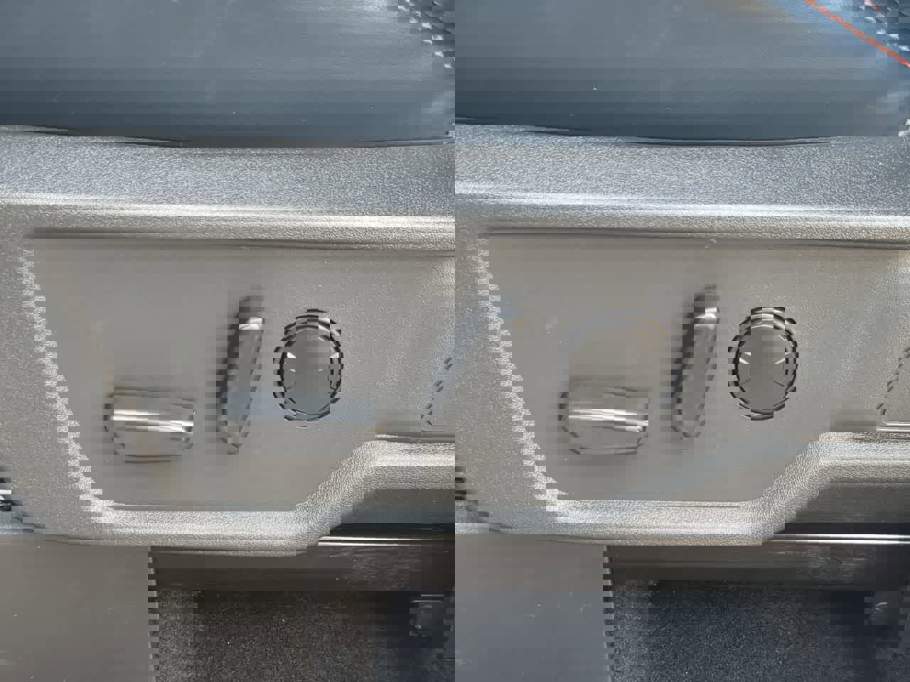 Used 2025 Ford Bronco Raptor w/ Interior Carbon Fiber Pack image 18