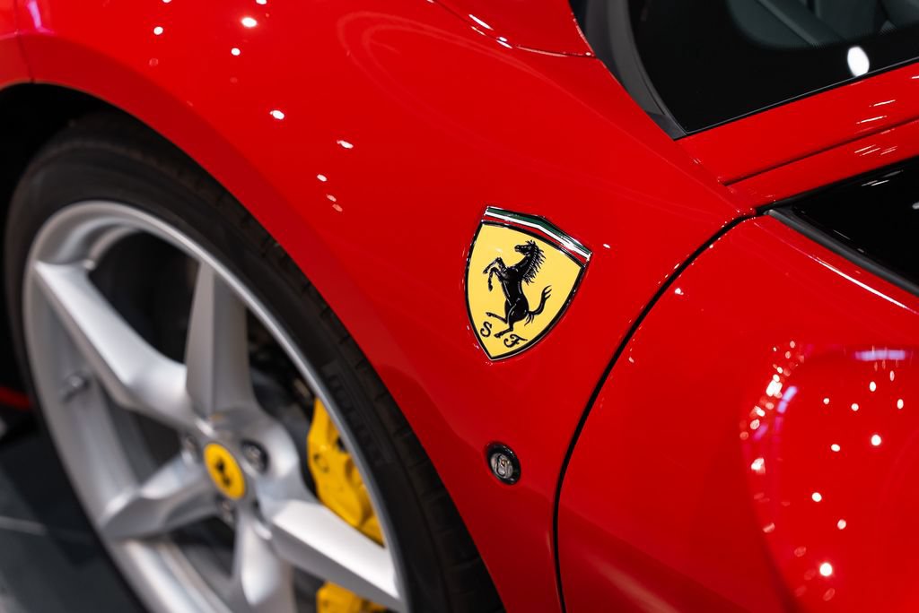 Certified 2021 Ferrari F8 Tributo RWD image 12